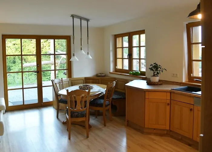 Haus Alpenrose zum Vic