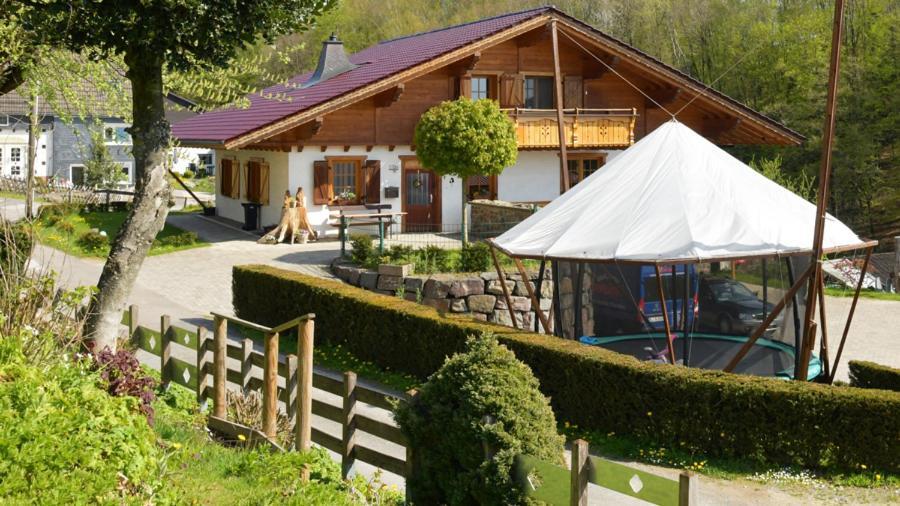 Apartment Haus Alpenrose Zum Vic Wermelskirchen